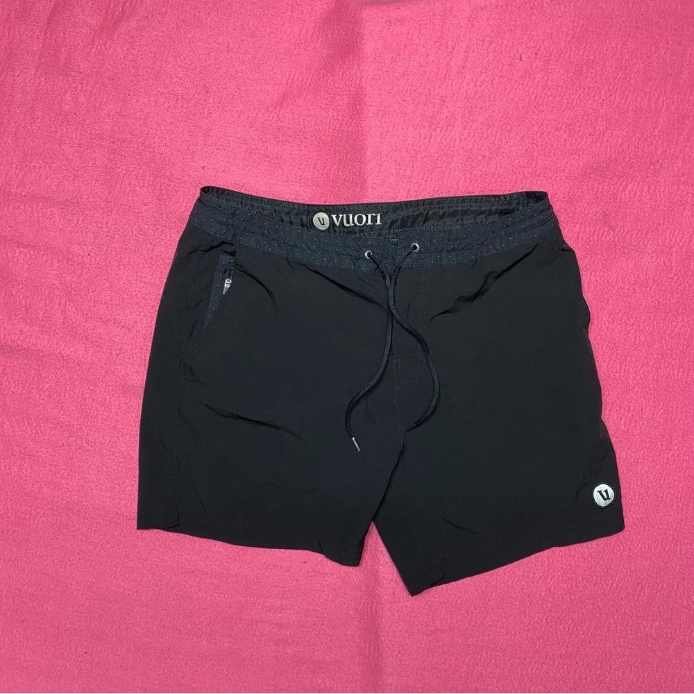 Vuori Men's Athletic Shorts Medium